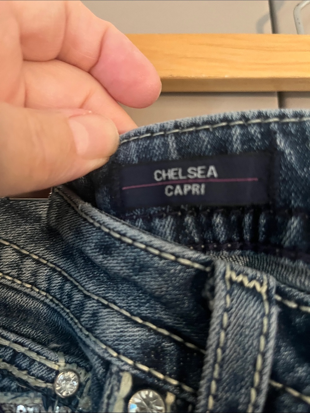 Vigoss Mid-Blue Straight-Leg Jeans with Subtle Distress - Picture 8 of 13